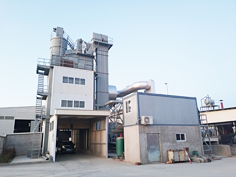 二、2017年10月山東濰坊工地qlb3000型瀝青攪拌站
